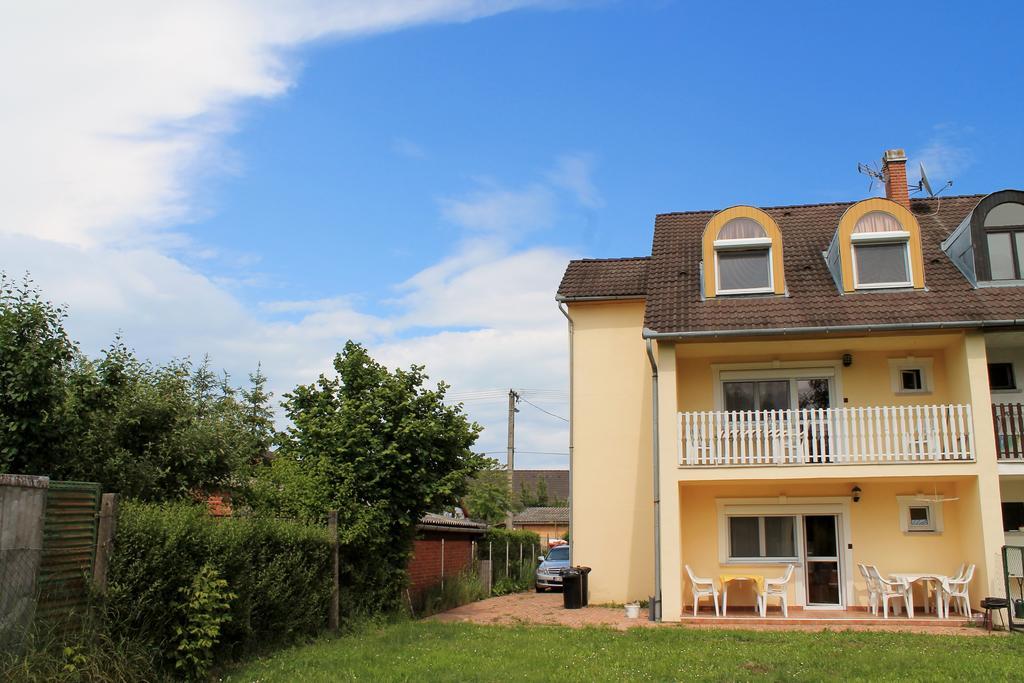 Fausztland Apartments Zamárdi Exterior foto
